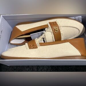 Comfortable Women's Collapsible Back Loafer in Cream Canvas Fabric - Brand New